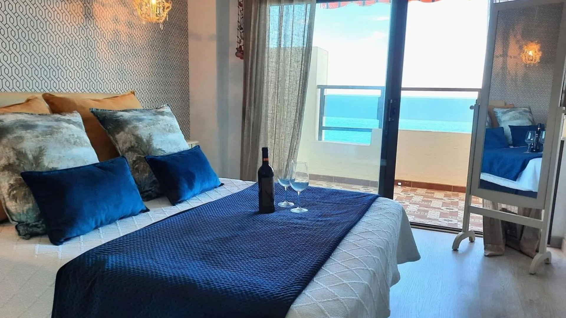 Paseo Del Rey - Fuengirola 2 Bedrooms Oceanfront Apartment