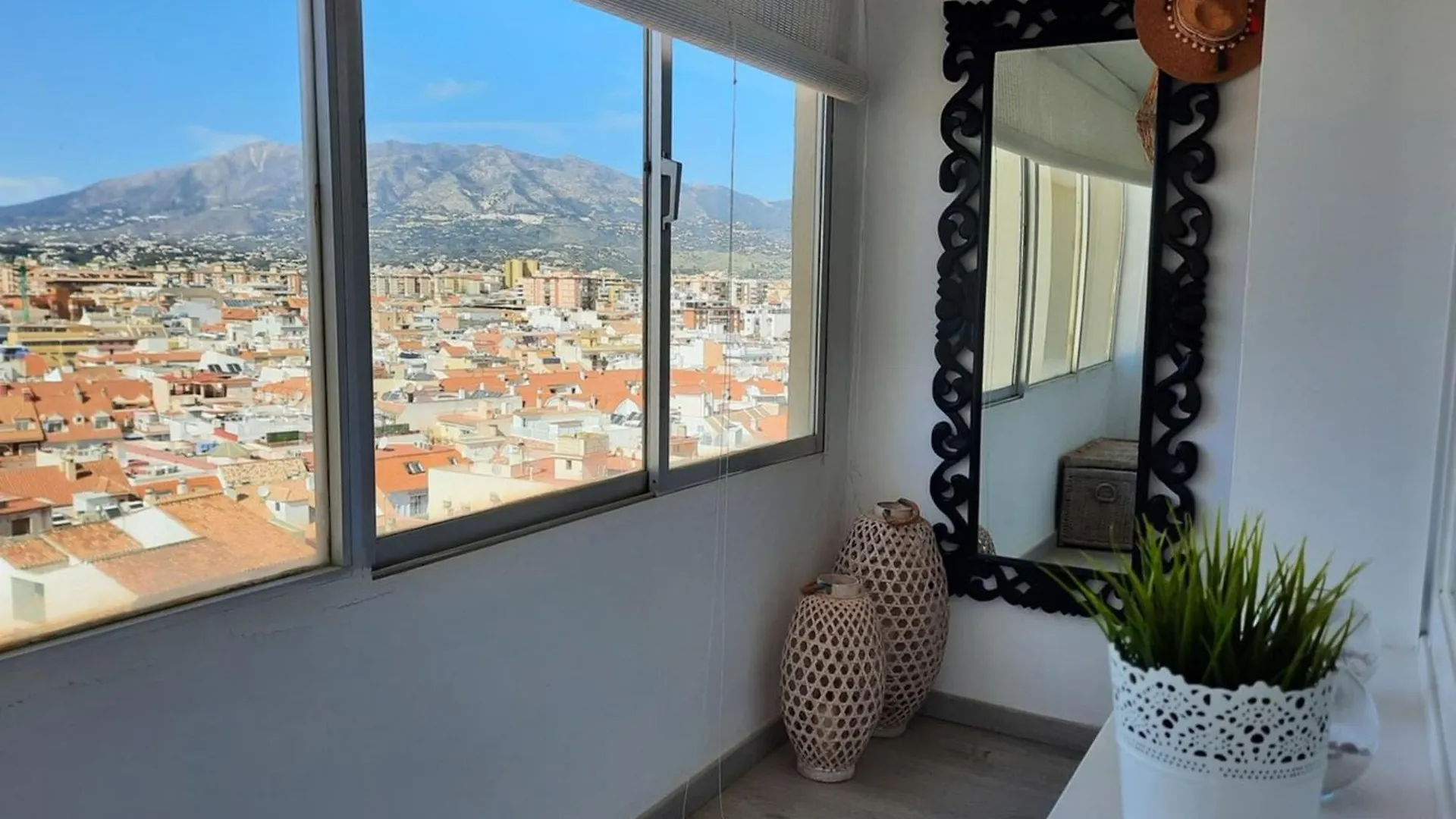 Paseo Del Rey - Fuengirola 2 Bedrooms Oceanfront Apartment